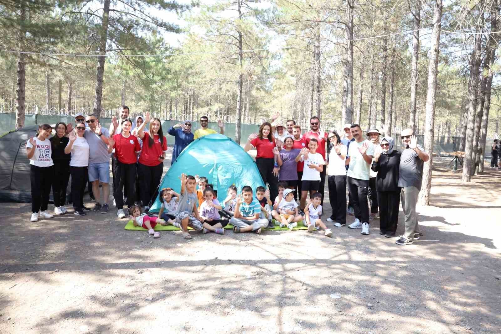 B&uuml;y&uuml;kşehirin doğa kampı, yoğun ilgiyle devam ediyor
