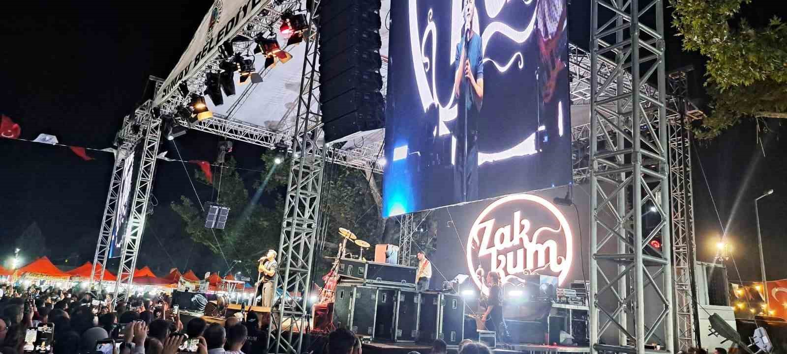 Simavlılar Grup Zakkum ile coştu