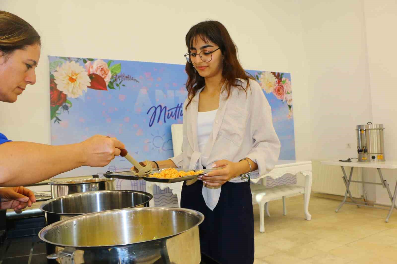 Antalya’da öğrenci yurtları için ön kayıtlar başladı