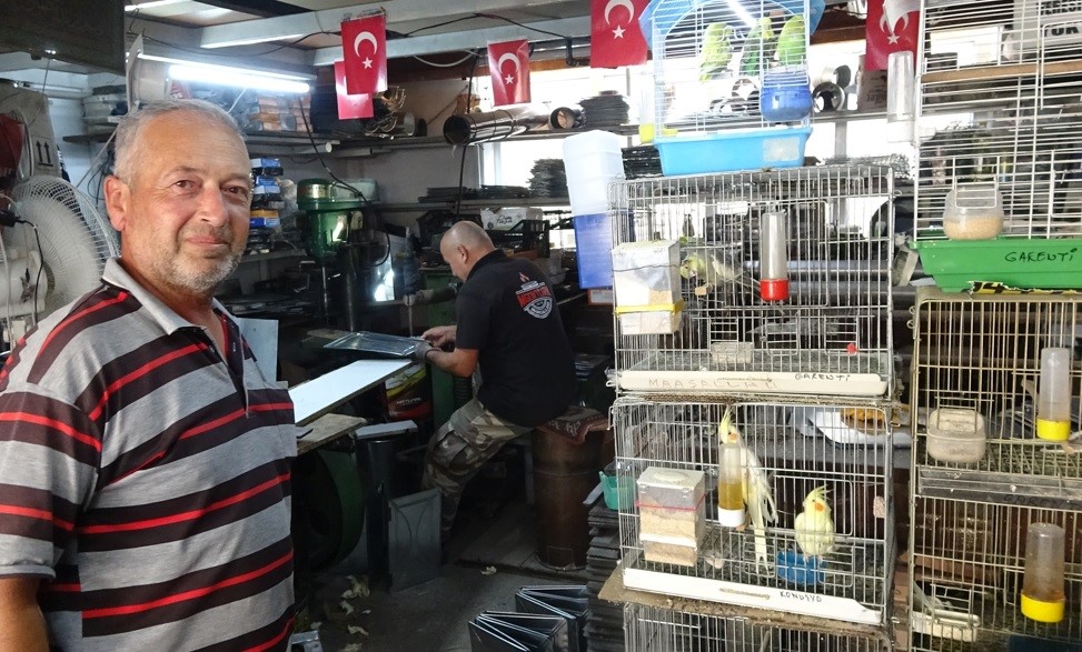 Soba ve mangal ustası Mustafa Göktürk’ün kuş sevgisi
