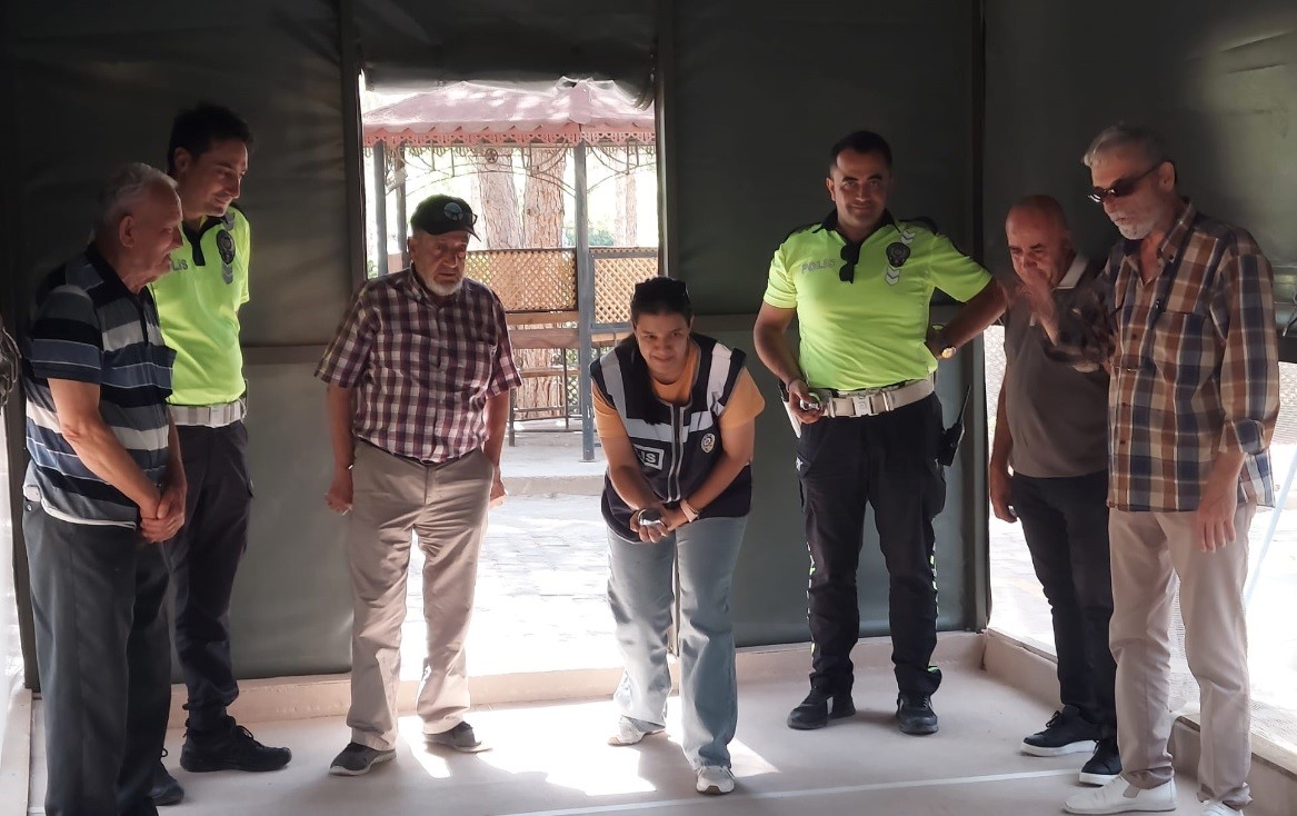 Huzurevi sakinlerine dolandırıcılığa karşı bilgilendirme