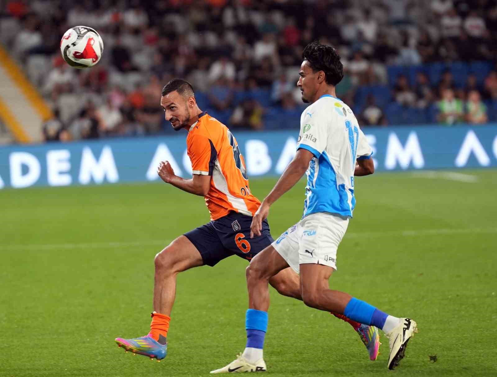 UEFA Konferans Ligi: Başakşehir: 0 - Universitatea Craiova: 0 (Maç devam ediyor)