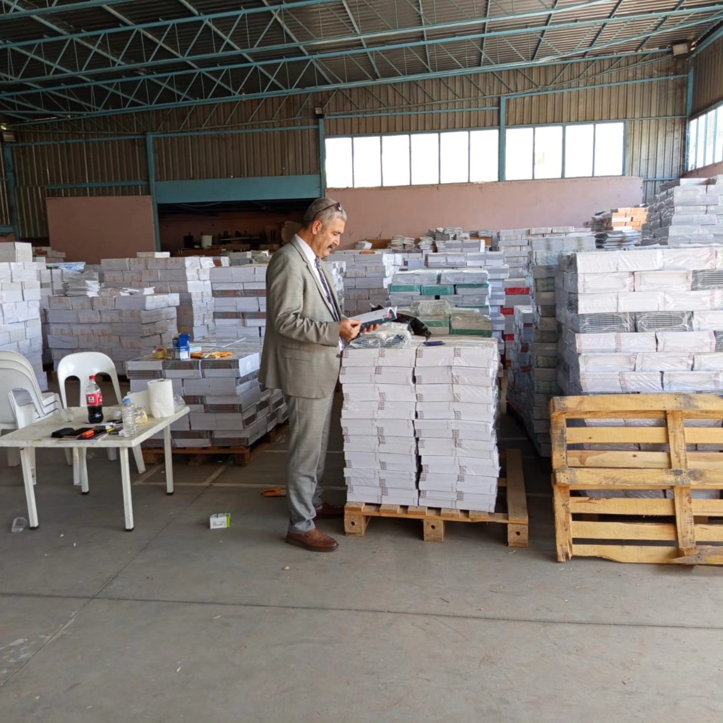 Efeler&rsquo;de 65 bin &uuml;cretsiz ders kitabı dağıtılacak
