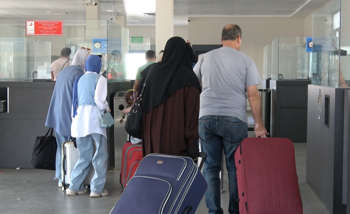 Suriye’ye geçişlerde pasaport dönemi 14 yıl sonra tekrar başladı