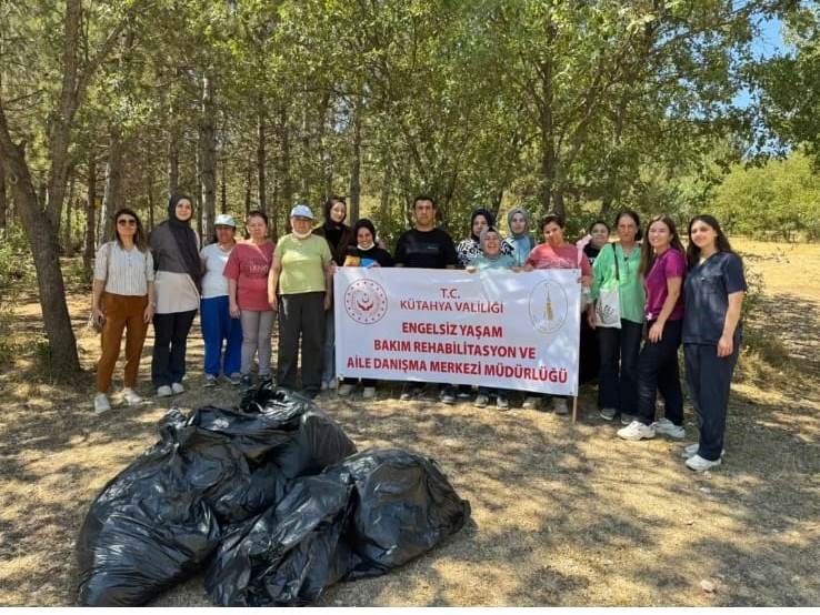 Kütahya’da engellilerin katılımı ile çöp toplama etkinliği