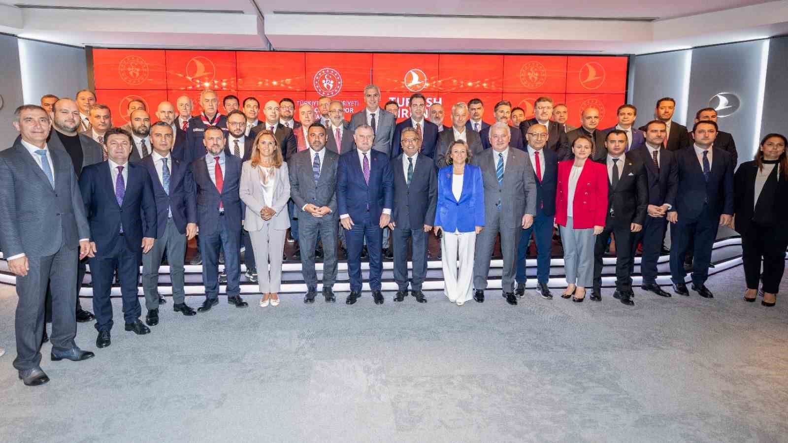 THY ile ile Gen&ccedil;lik ve Spor Bakanlığı arasında "T&uuml;rk Sporuna Destek" iş birliği protokol&uuml; imzalandı
