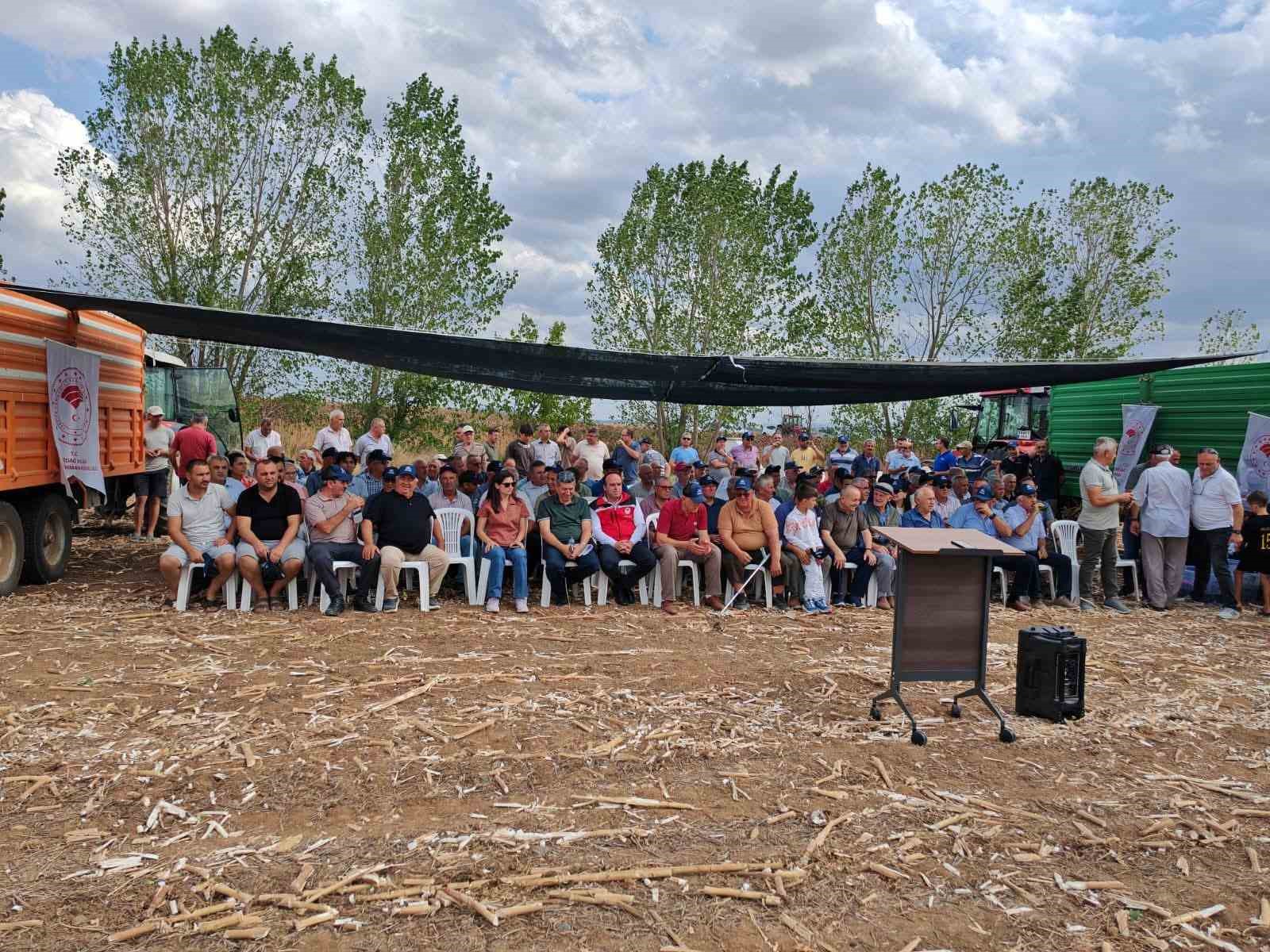 Tekirdağ&rsquo;da anıza ekim ay&ccedil;i&ccedil;eği projesinde tarla g&uuml;n&uuml; d&uuml;zenlendi
