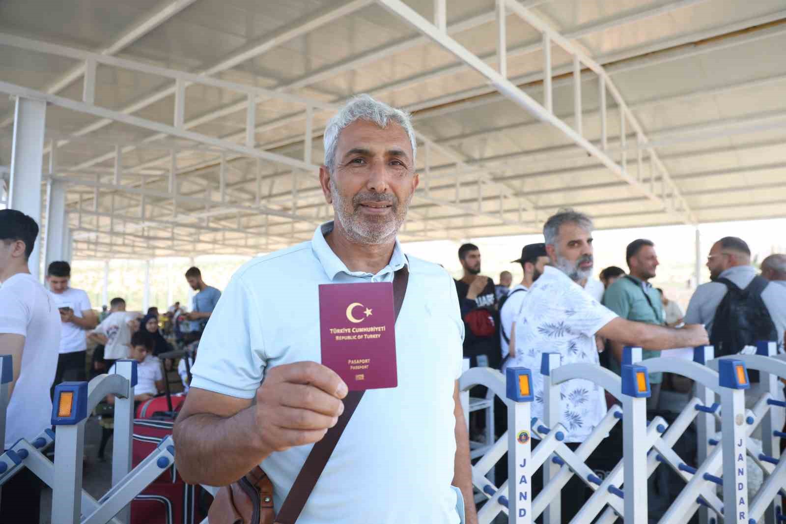 Türk vatandaşların Suriye’ye geçiş dönemi başladı