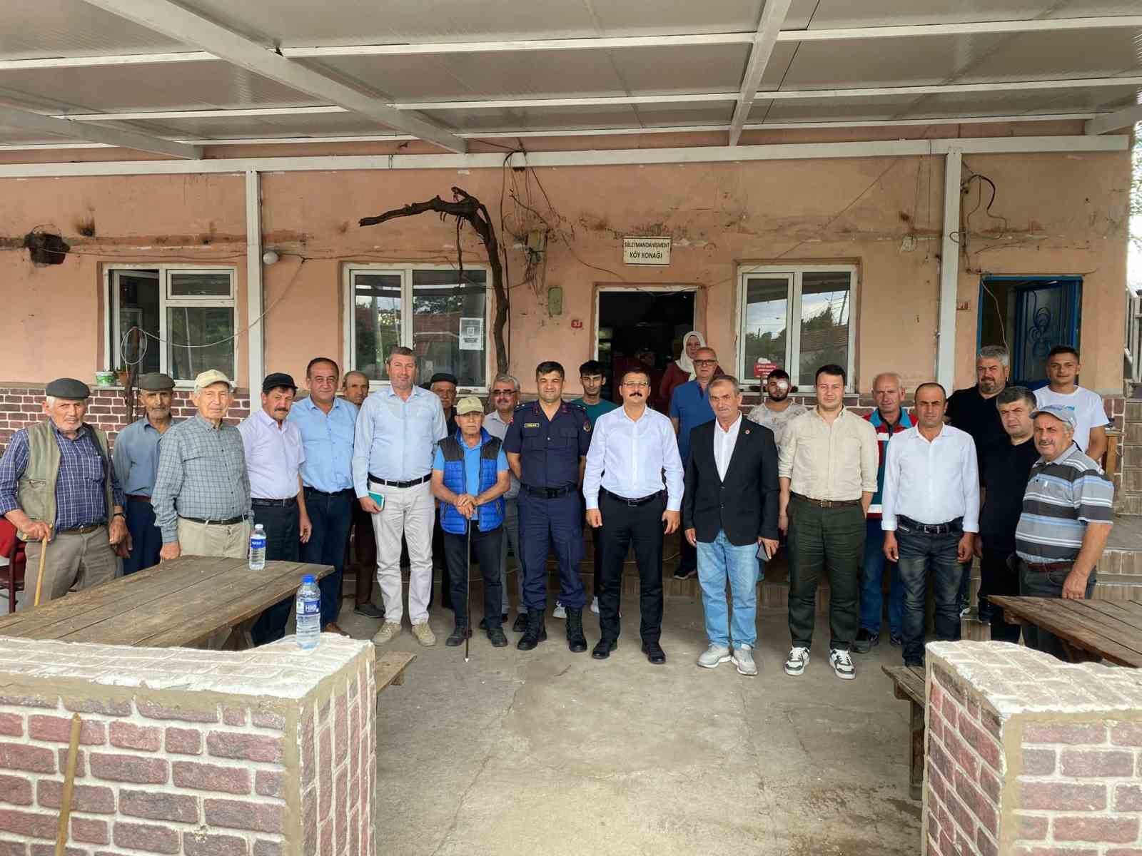 Lalapaşa Kaymakamı k&ouml;yl&uuml;lerin taleplerini yerinde dinledi
