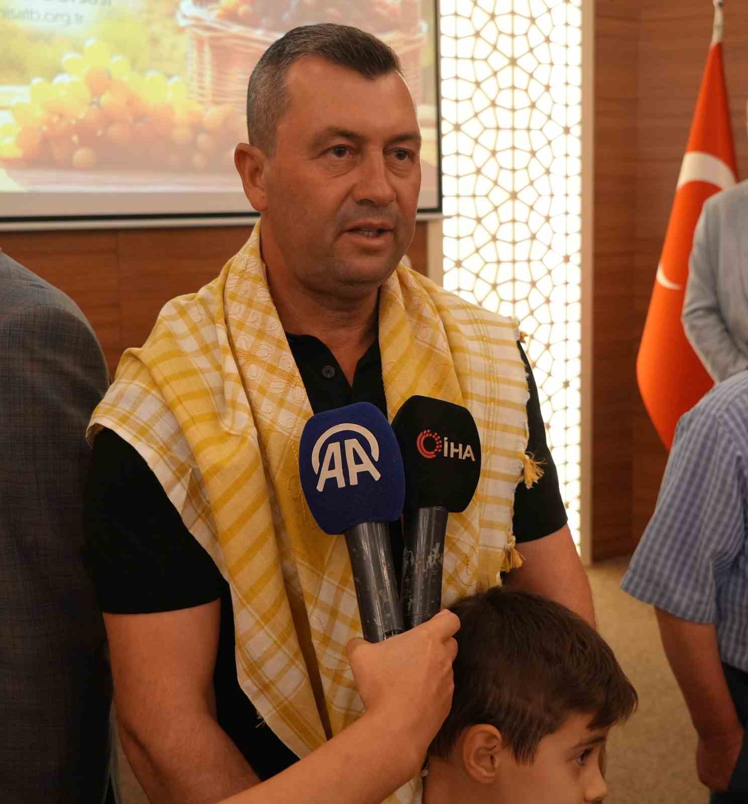 Manisa&rsquo;da borsaya gelen yılın ilk kuru &uuml;z&uuml;m&uuml; 3 bin 500 TL&rsquo;den alındı
