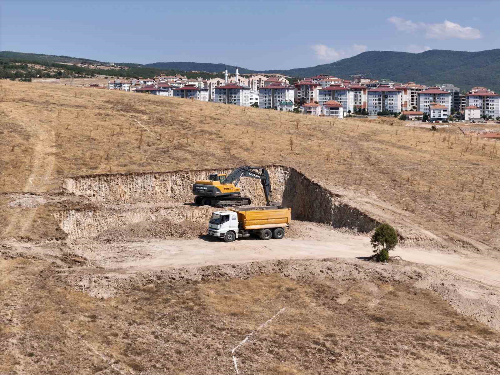 Akdağmadeni’nde TOKİ konutları inşaatı başladı