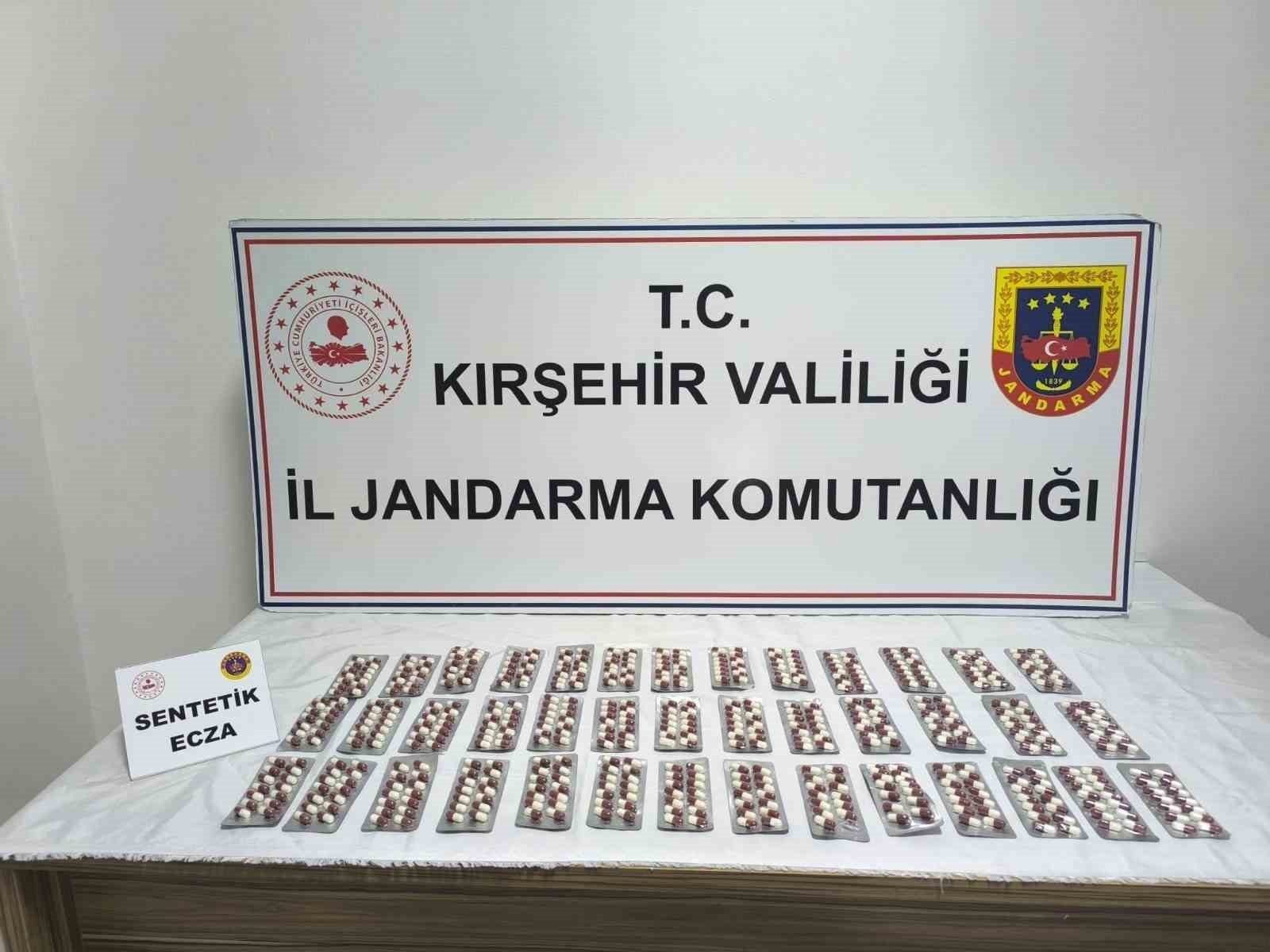 Kırşehir’de uyuşturucu operasyonu: 557 sentetik hap ele geçirildi, 1 kişi tutuklandı