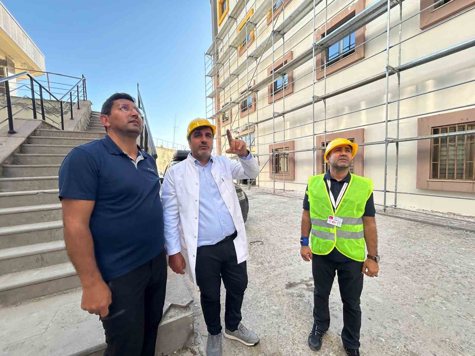 Van Eğitim ve Araştırma Hastanesi daha modern bir g&ouml;r&uuml;n&uuml;me kavuşuyor
