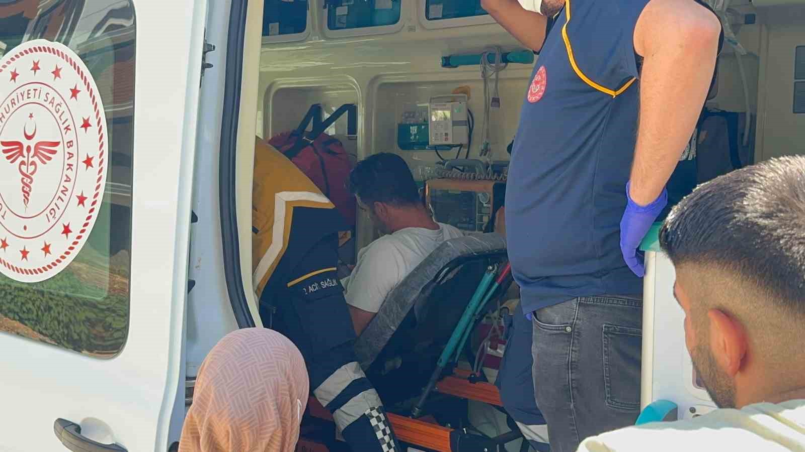 Adıyaman’da otomobil ile kamyonet çarpıştı: 2 yaralı