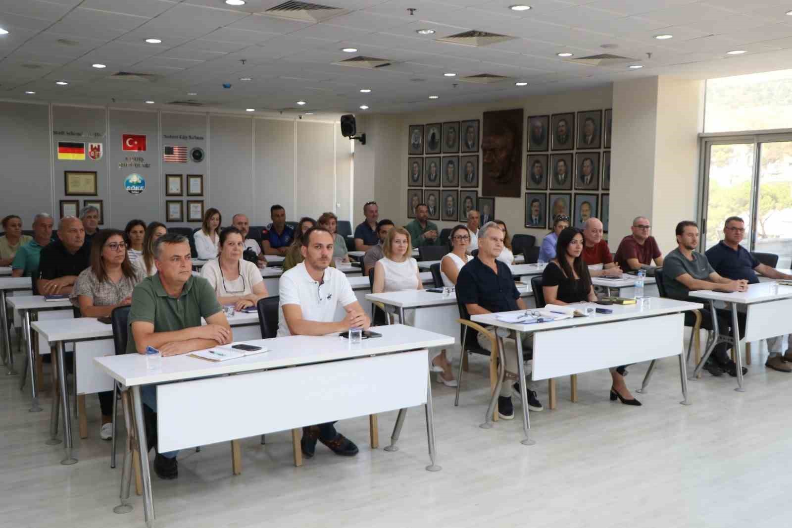 Başkan Arıkan&rsquo;dan, belediye b&uuml;rokratlarıyla hizmet odaklı toplantı
