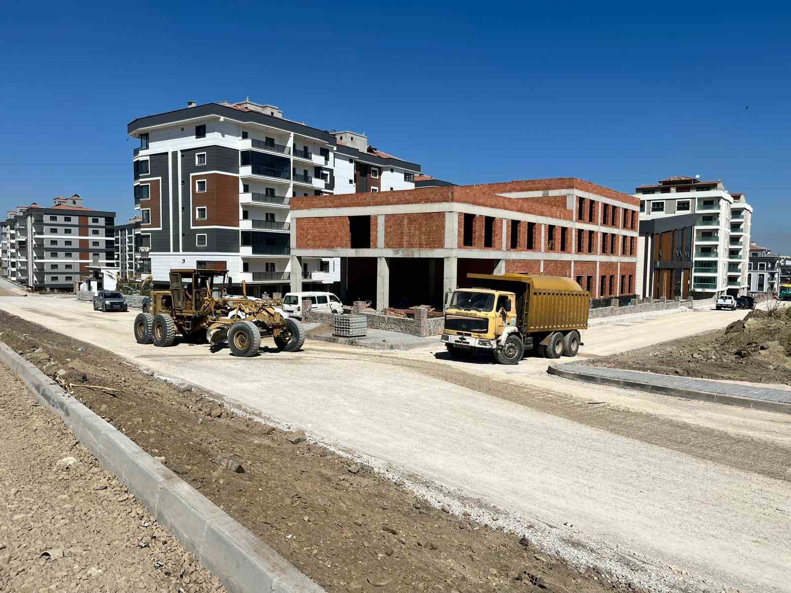 Başkan Akın Ergenekon Mahallesi&rsquo;nde incelemelerde bulundu
