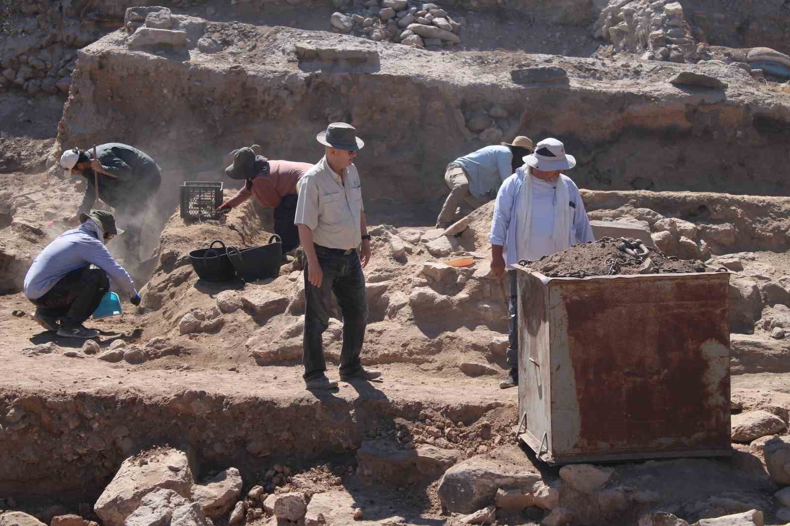 4 bin 500 yıllık eşsiz seramikler
