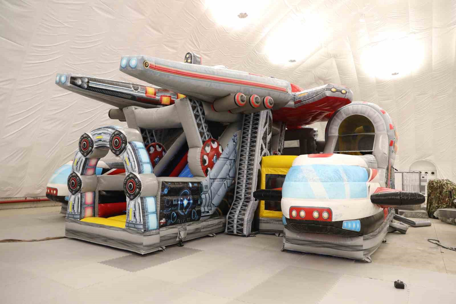 T&uuml;rkiye&rsquo;nin en b&uuml;y&uuml;k şişme oyun alanı Samsun&rsquo;da
