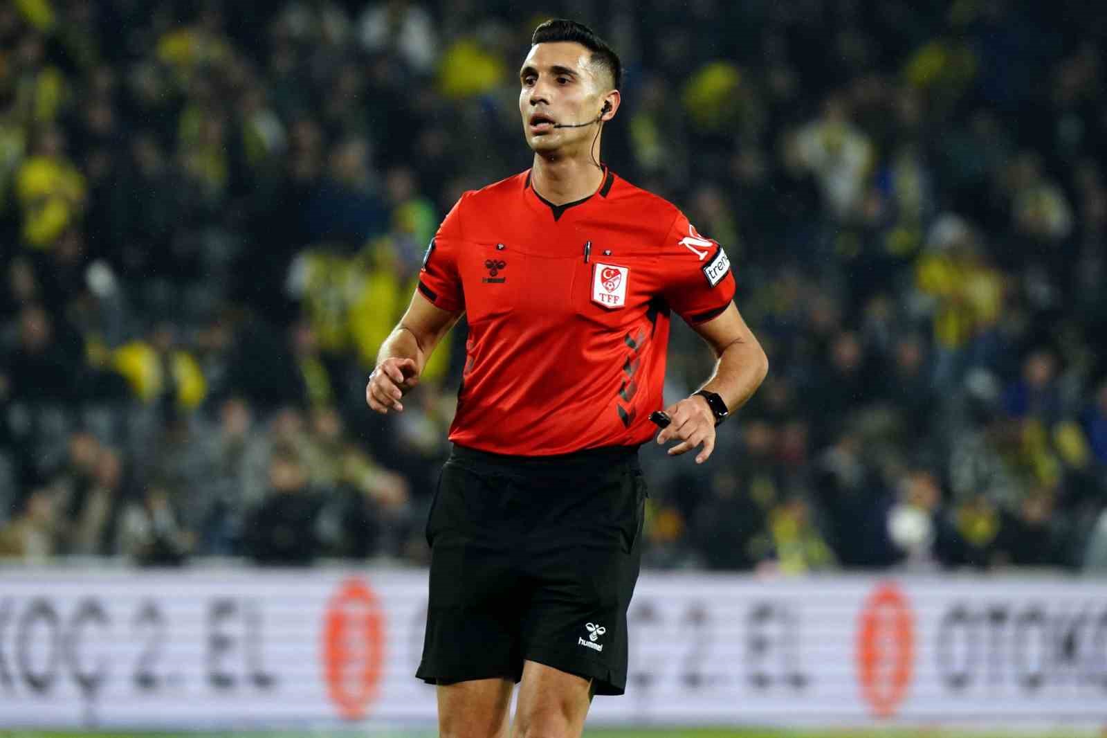 Kayserispor - Galatasaray ma&ccedil;ında Alper Akarsu d&uuml;d&uuml;k &ccedil;alacak
