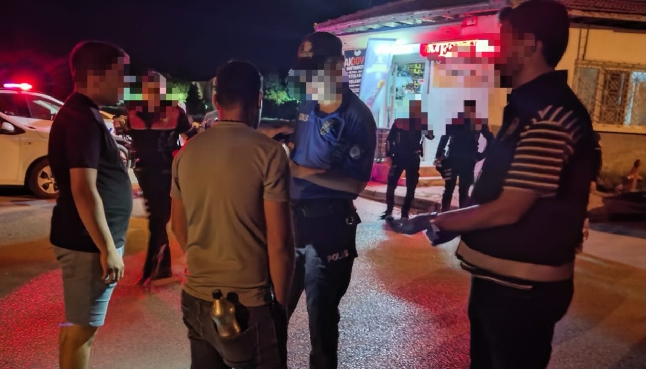 Polis ekipleri park uygulamalarını sürdürüyor