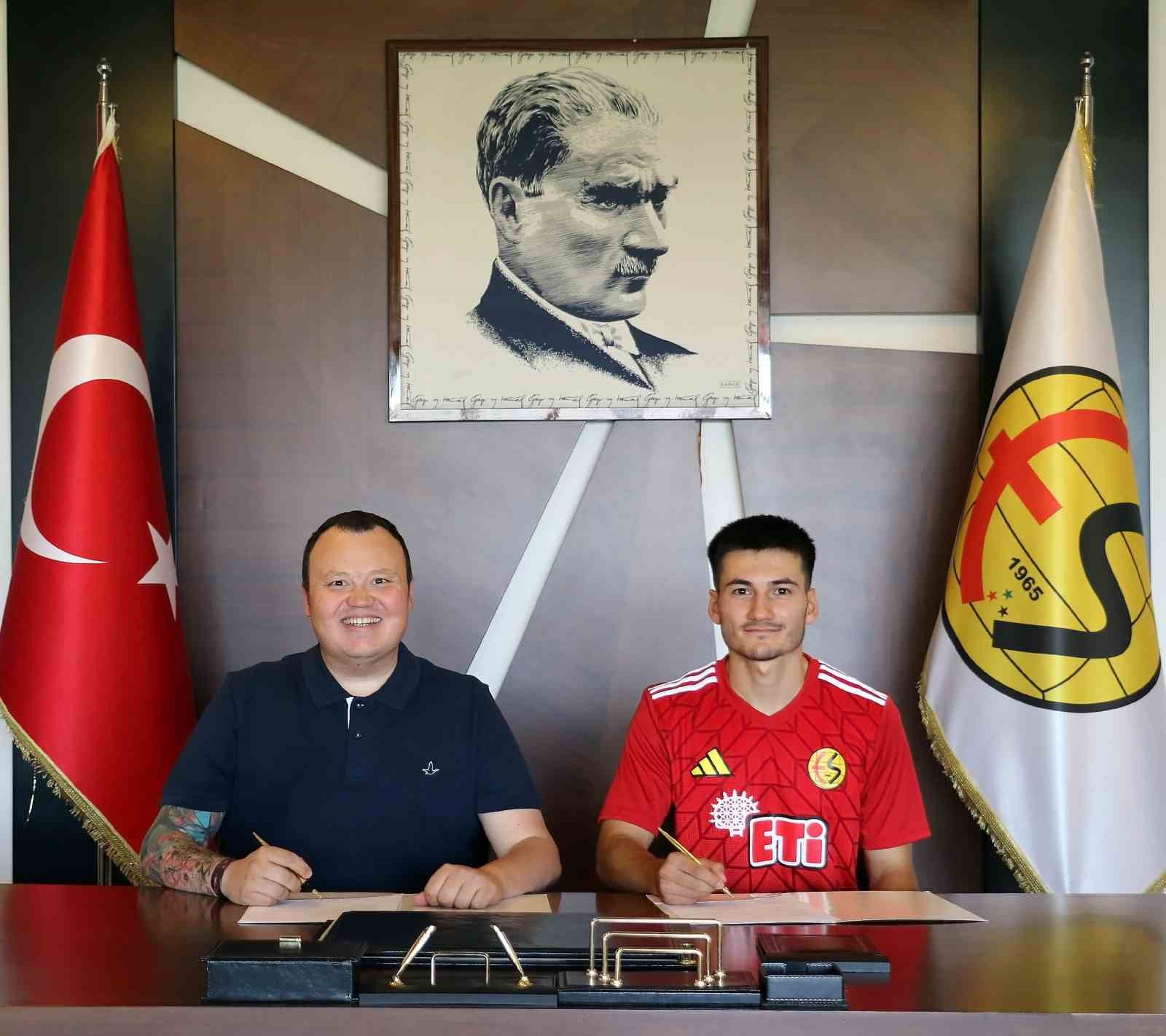 Eskişehirspor&rsquo;un G&ouml;lc&uuml;kspor&rsquo;dan yaptığı yeni transferi belli oldu
