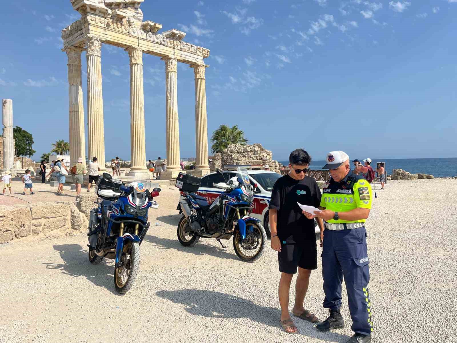 Antalya’da şok motosiklet denetimi: 965 araç trafikten men edildi