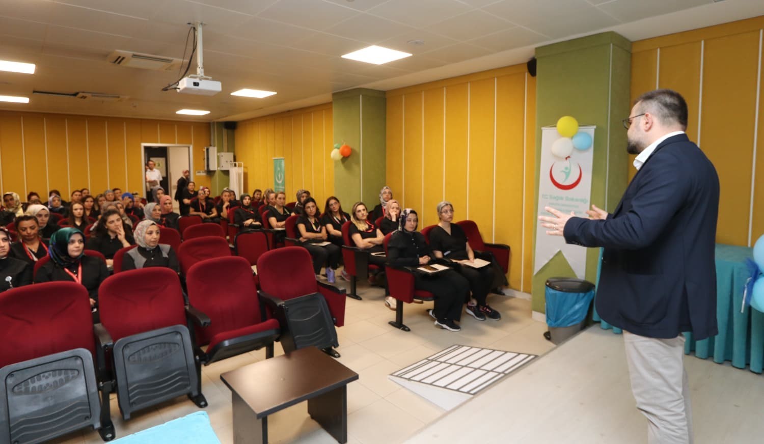 Yeni başhekim Sezgin’den personelle toplantı