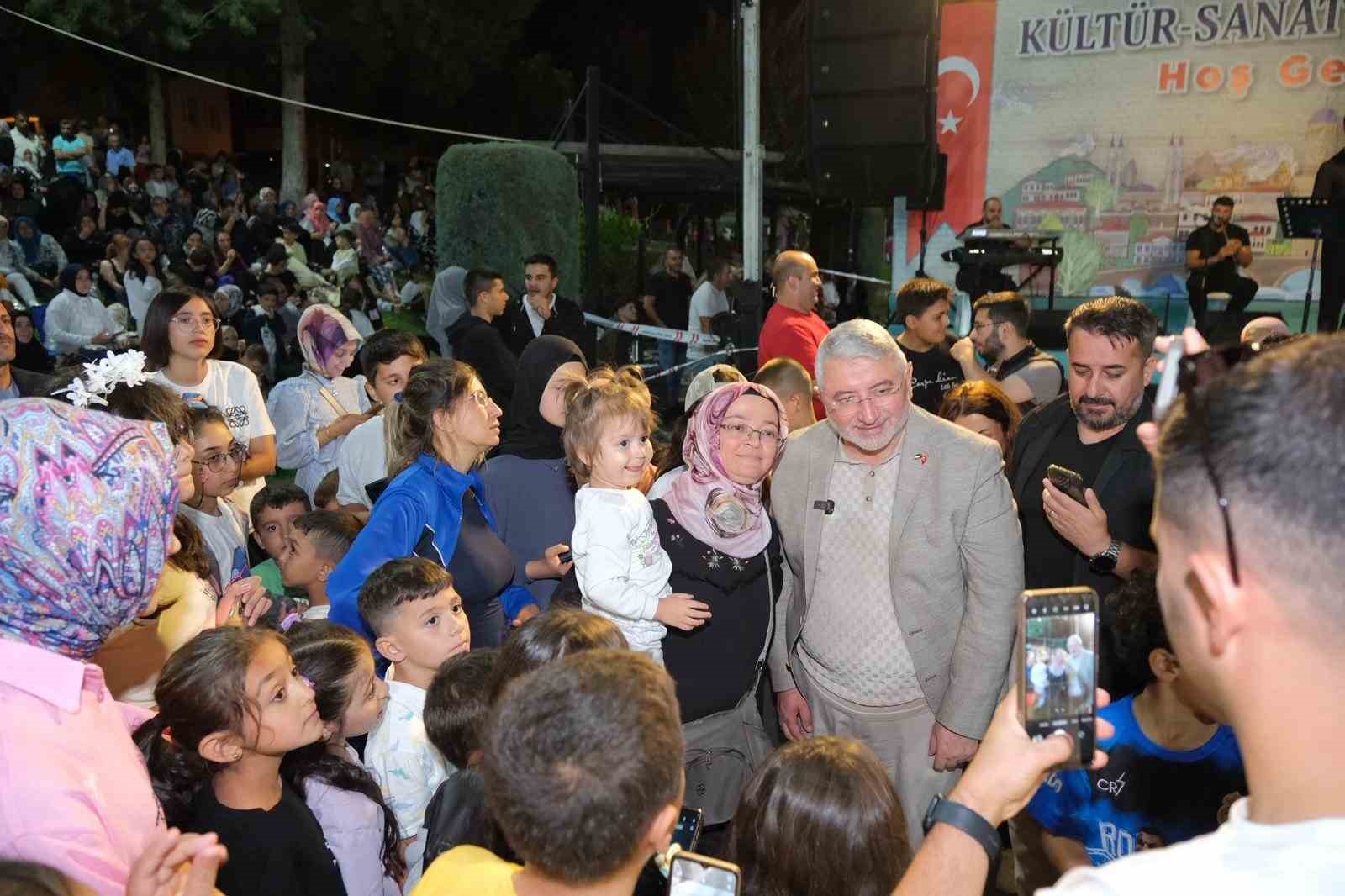 &Ccedil;orum&rsquo;da mahalle konserleri başladı
