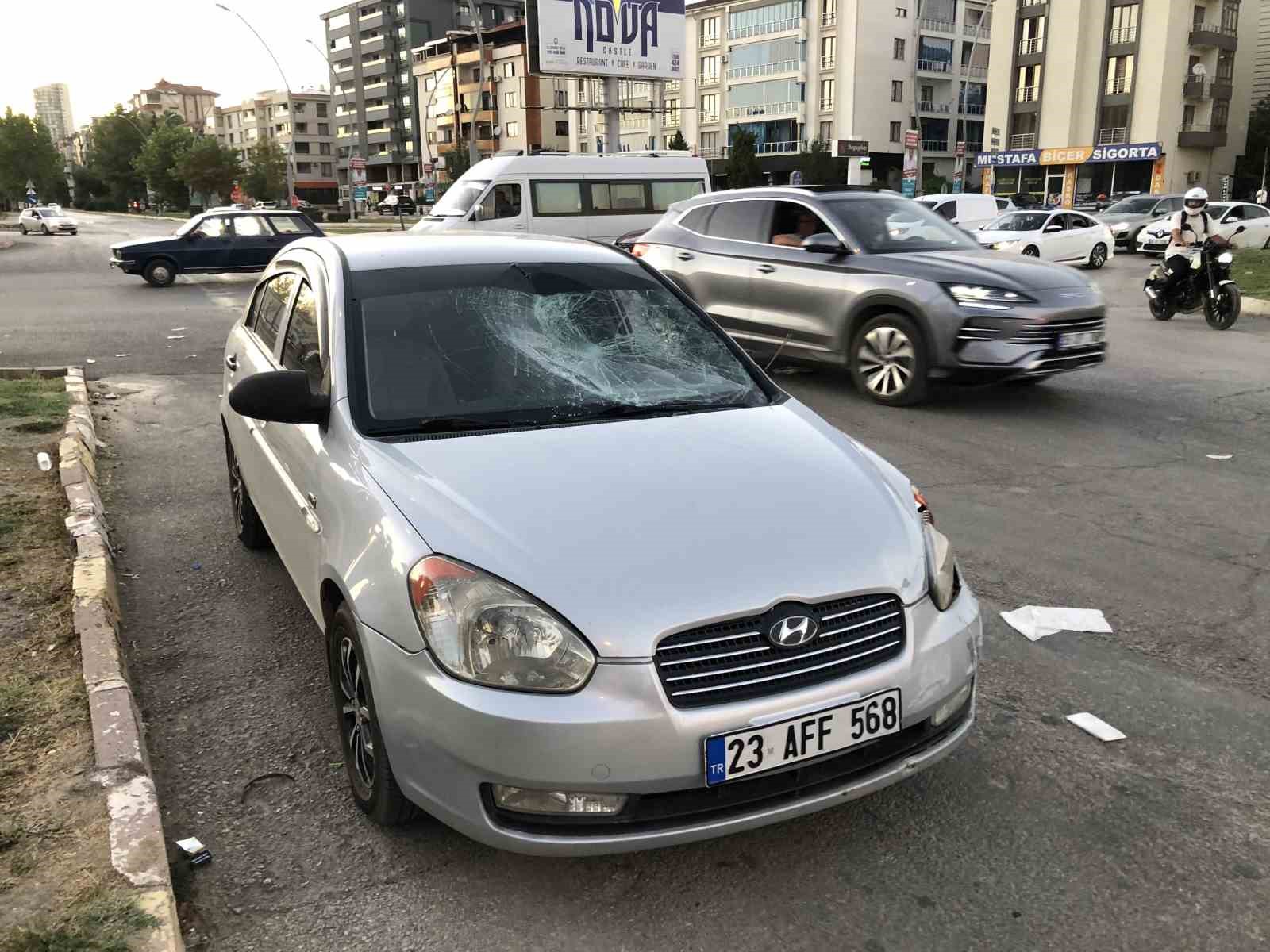 Elazığ&rsquo;da trafik kazası: 4 yaralı
