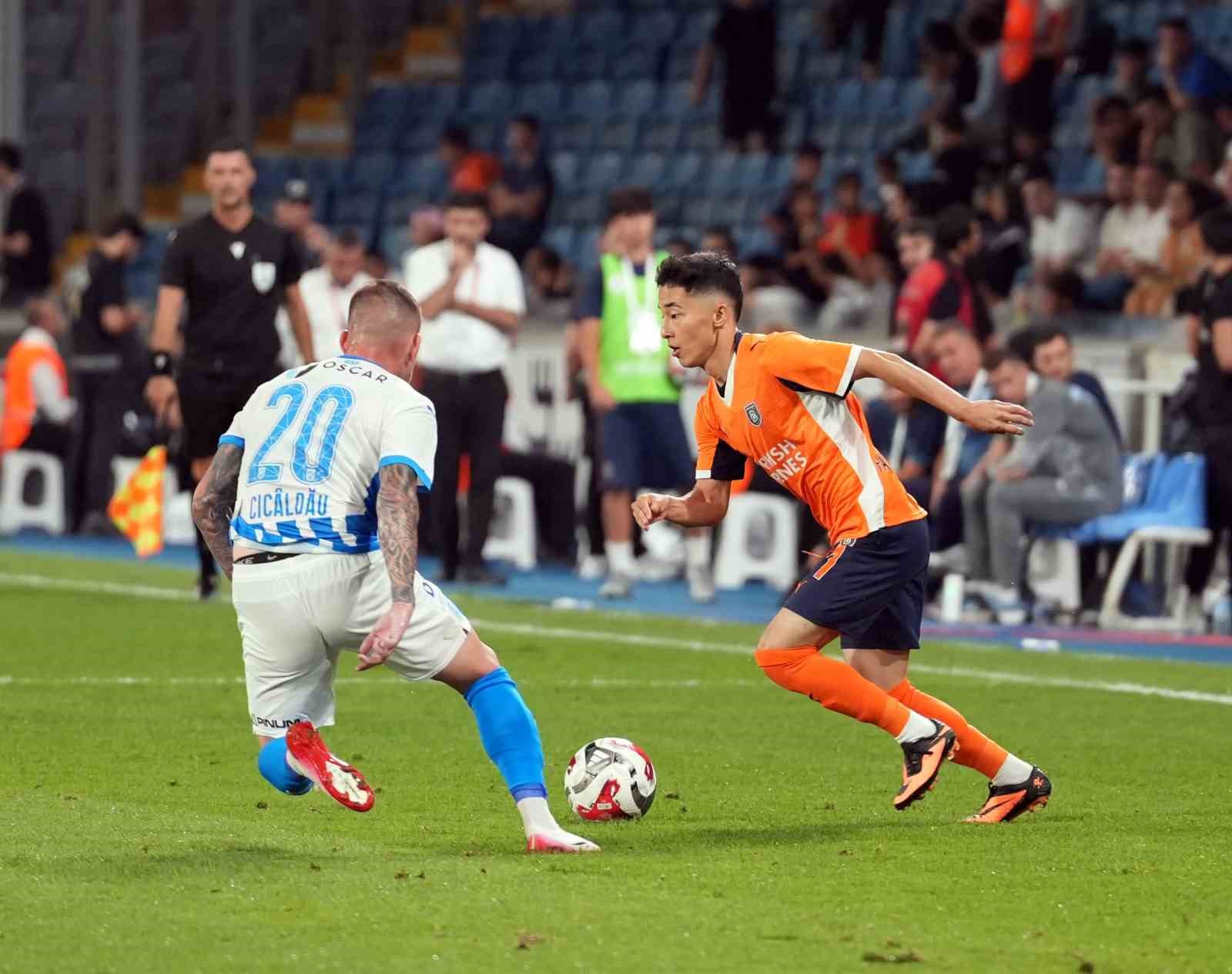 Abbosbek Fayzullaev, Başakşehir formasıyla ilk maçına çıktı