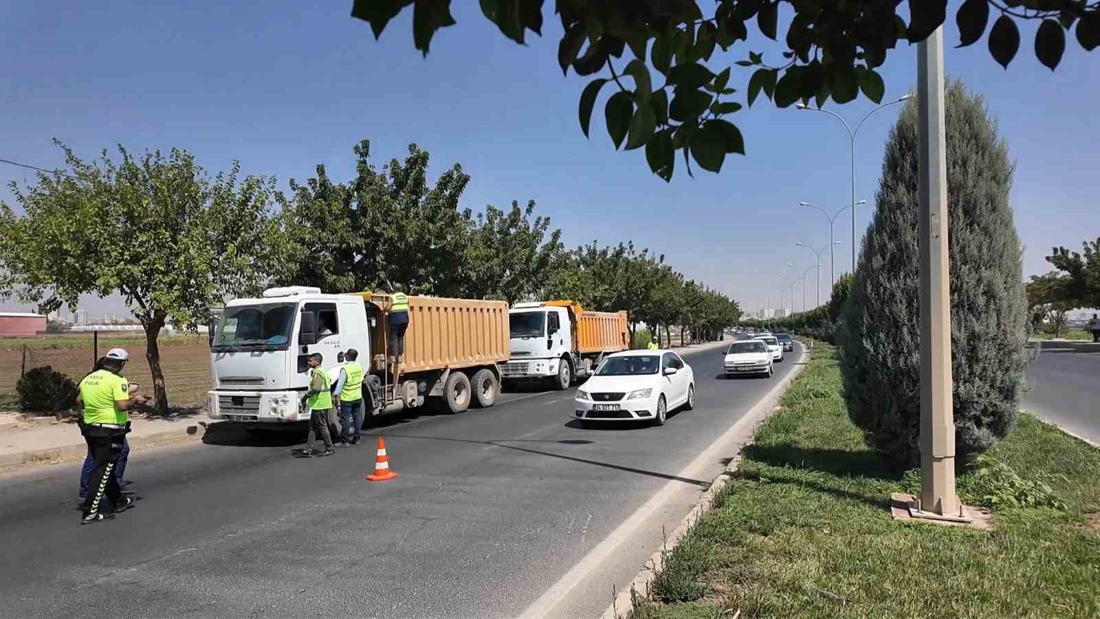anlurfada moloz tayan kamyonlar denetlendi
