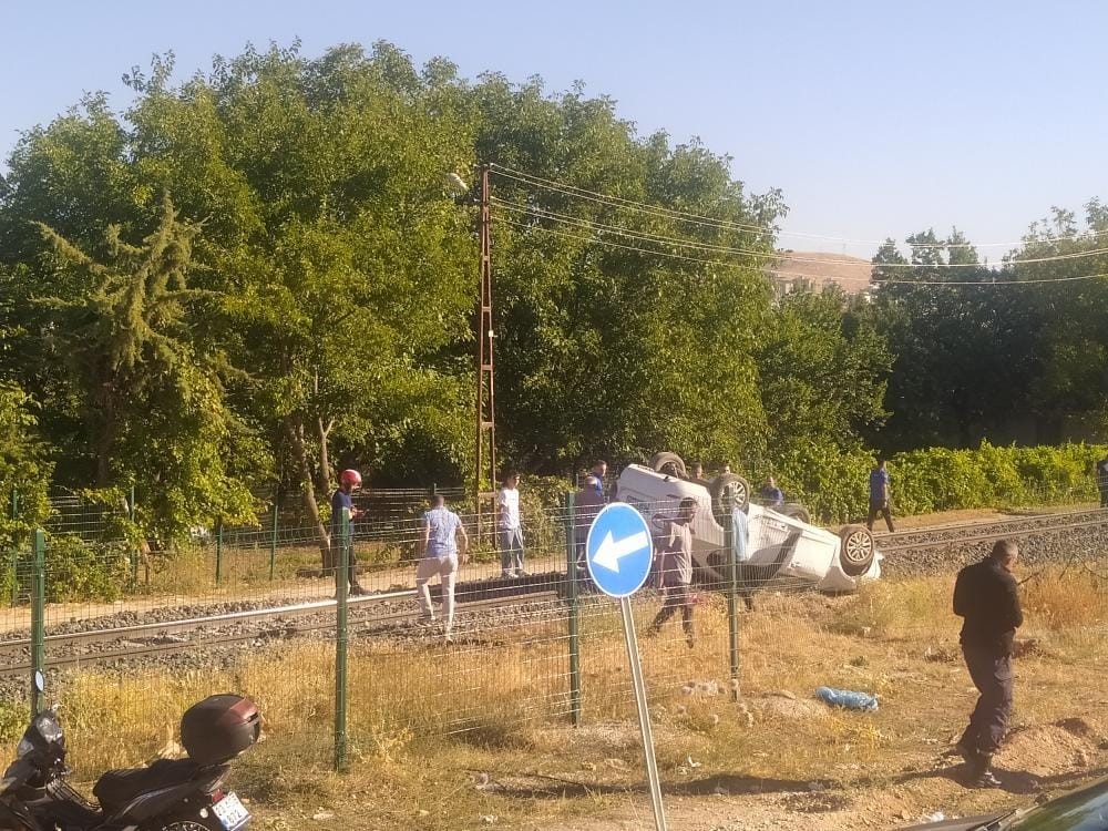 Elazığ’da otomobil takla attı: 1 yaralı
