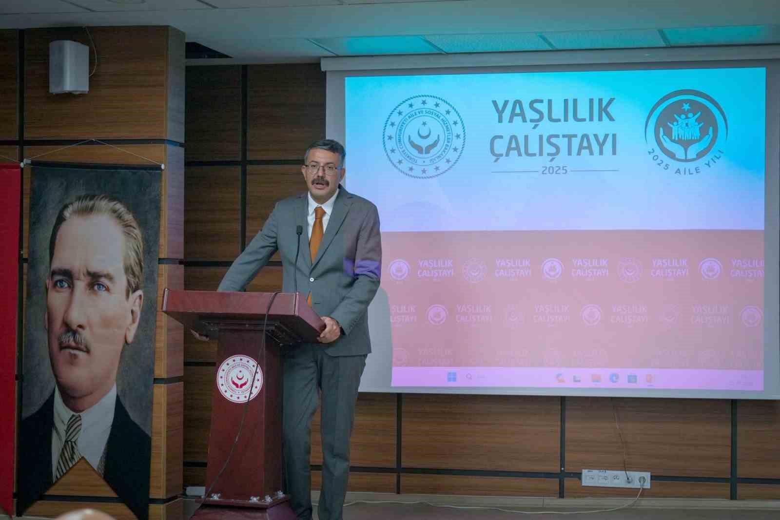 Hakkâri’de "Yaşlılık Çalıştayı" gerçekleştirildi