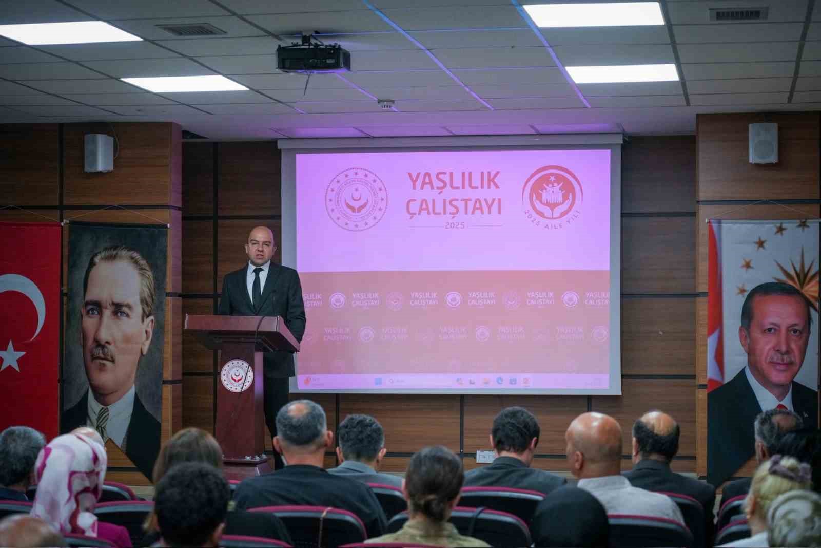 Hakkâri’de "Yaşlılık Çalıştayı" gerçekleştirildi