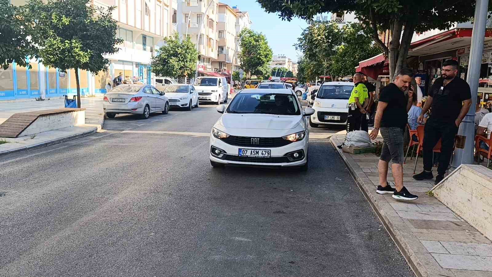 Taksiciler ihbar etti, korsan taksici yakalandı
