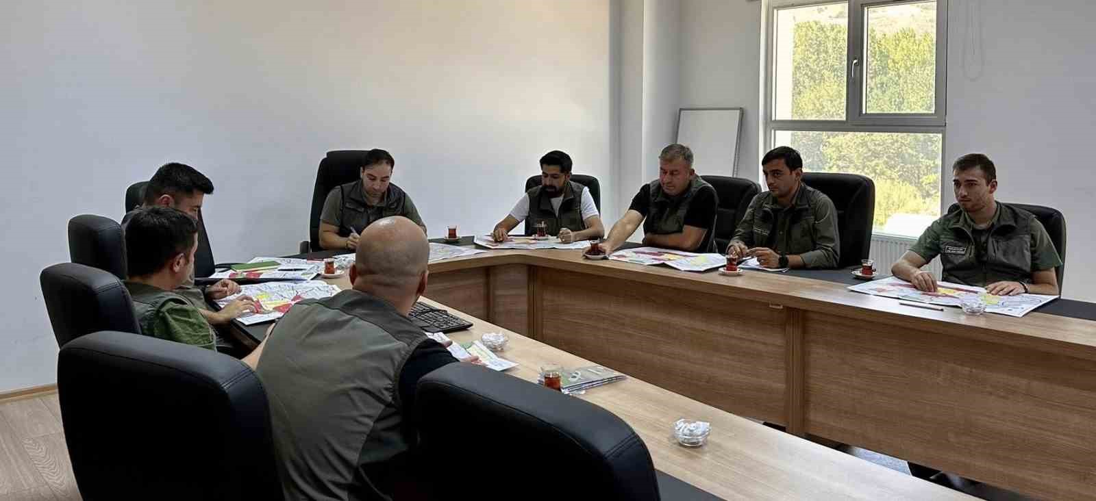 Av koruma sezonu &ouml;ncesi bilgilendirme toplantısı d&uuml;zenlendi
