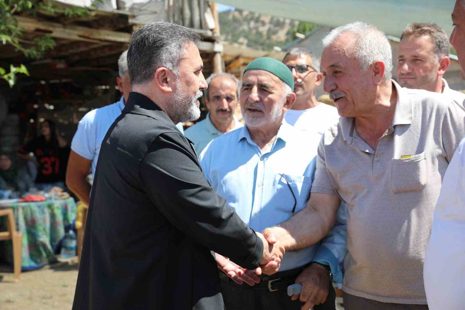 AK Parti Adana İl Başkanı Dağlı, Tufanbeyli’de vatandaşları dinledi