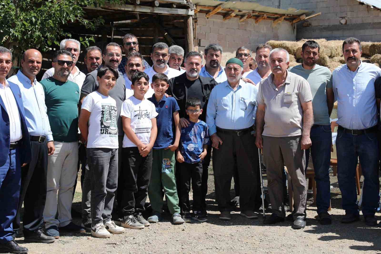 AK Parti Adana İl Başkanı Dağlı, Tufanbeyli’de vatandaşları dinledi