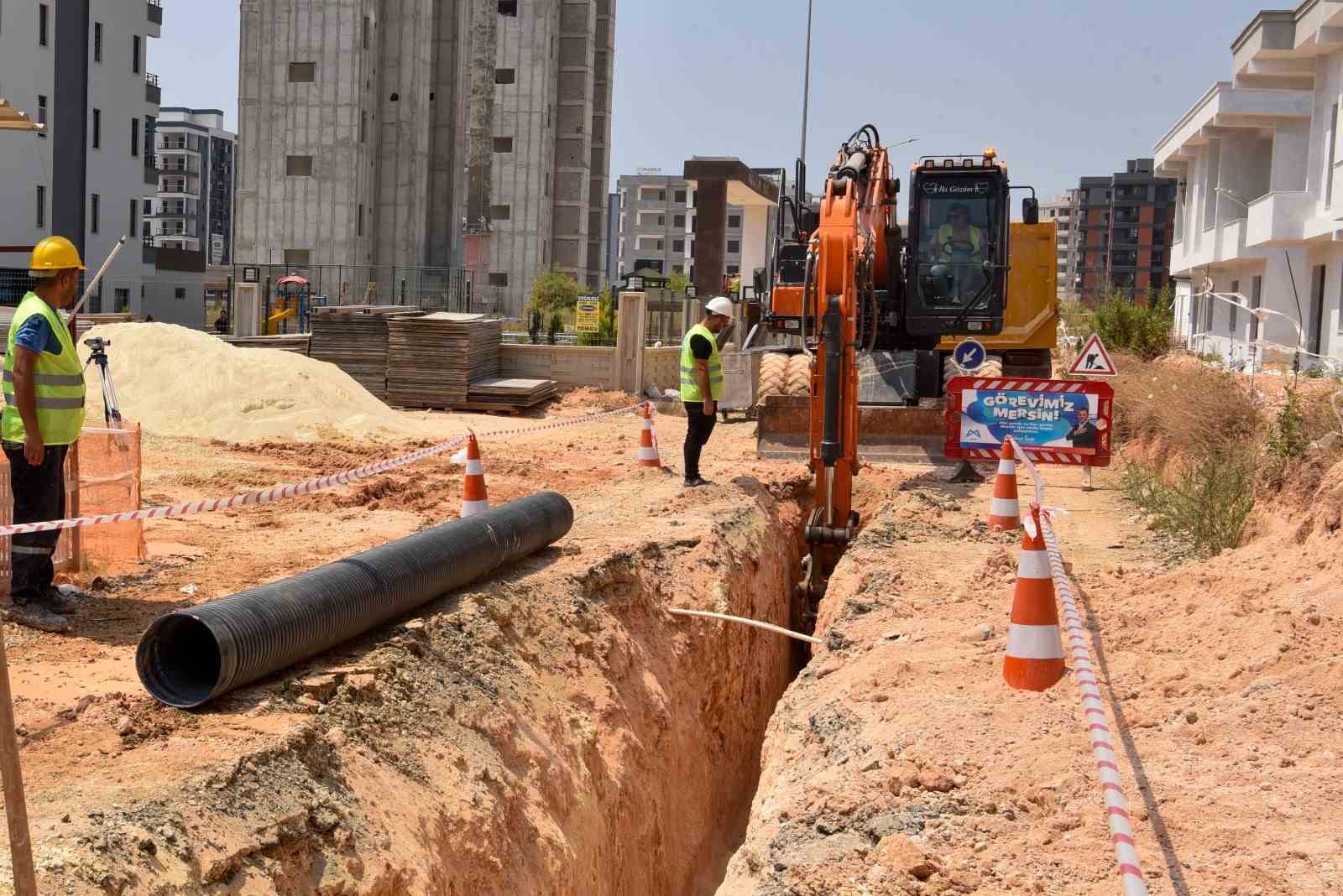 MESKİ, altyapı hattı &ccedil;alışmalarını s&uuml;rd&uuml;r&uuml;yor
