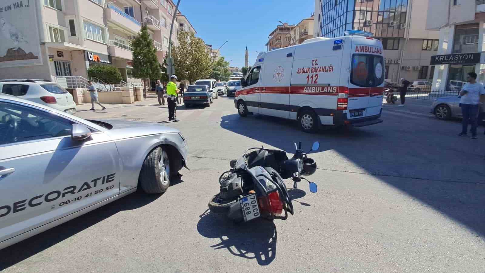Karaman&rsquo;da otomobille motosiklet &ccedil;arpıştı: 1 yaralı
