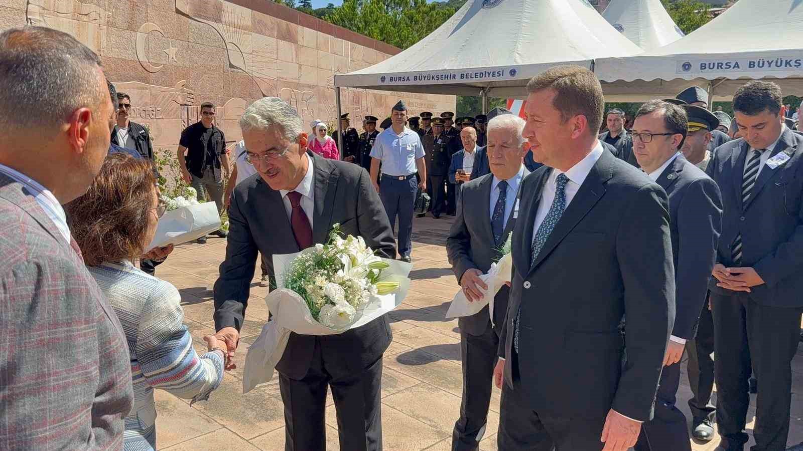 Celal Bayar kabri başında anıldı