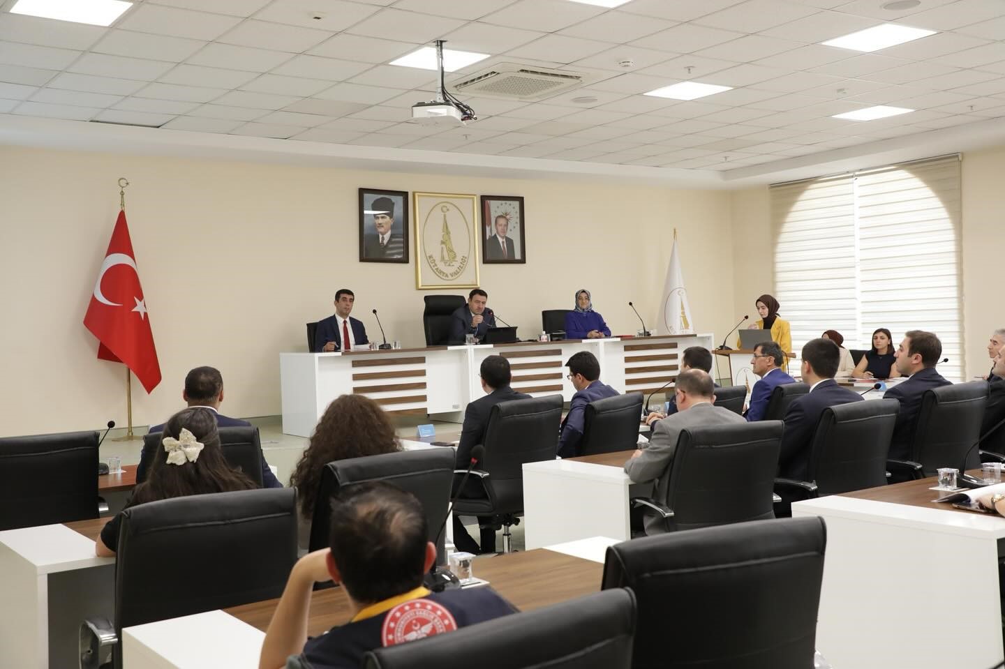 Vali Işın: "Aile, toplumumuzun temel direği ve kültürel değerlerimizin taşıyıcısıdır"