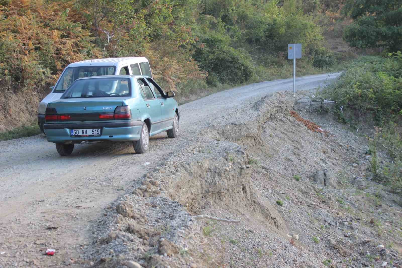 Sinop&rsquo;ta selde yıkılan yol 4 yıldır yapılmadı: K&ouml;yl&uuml;ler yetkililere seslendi
