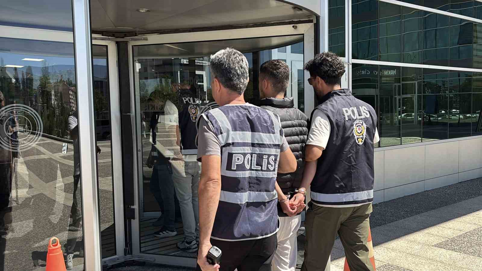 Bolu’da silahlı kavga şüphelileri adliyeye sevk edildi
