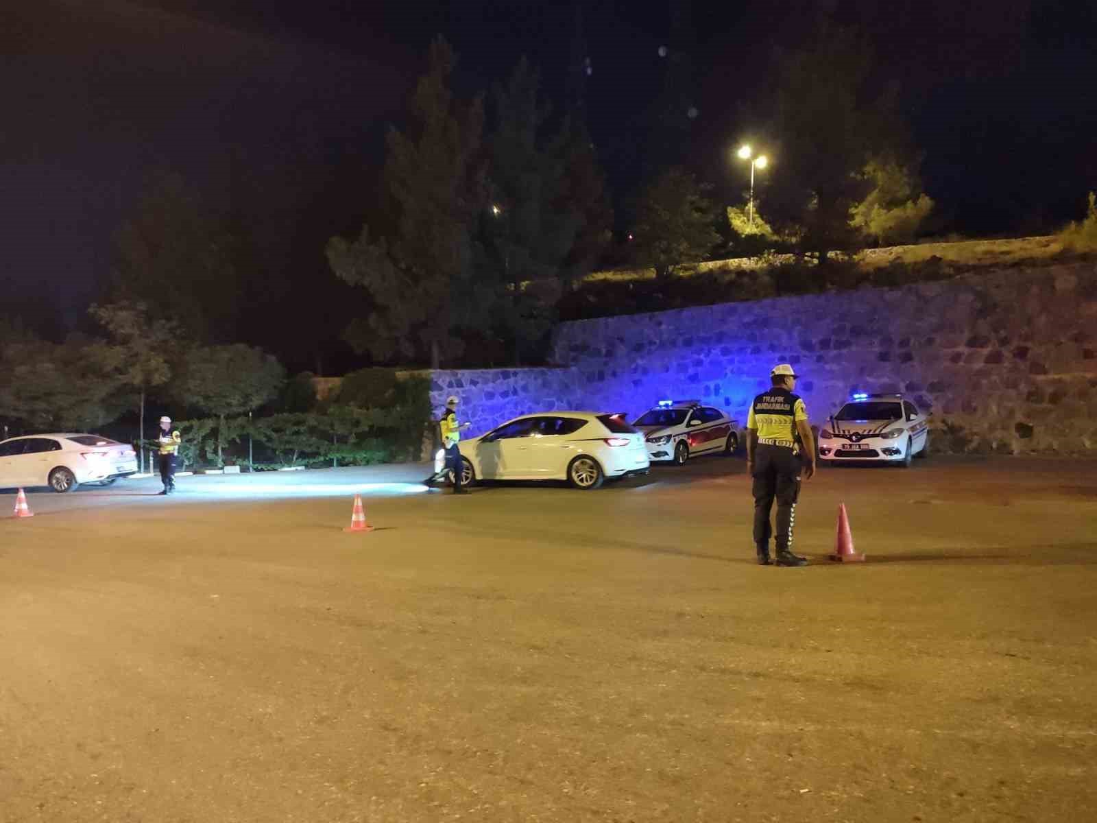 Kilis’te jandarma ekiplerinden alkol denetimi