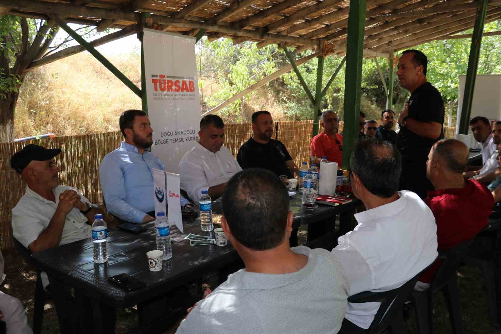 Van’da turizm acenteleri bir araya geldi