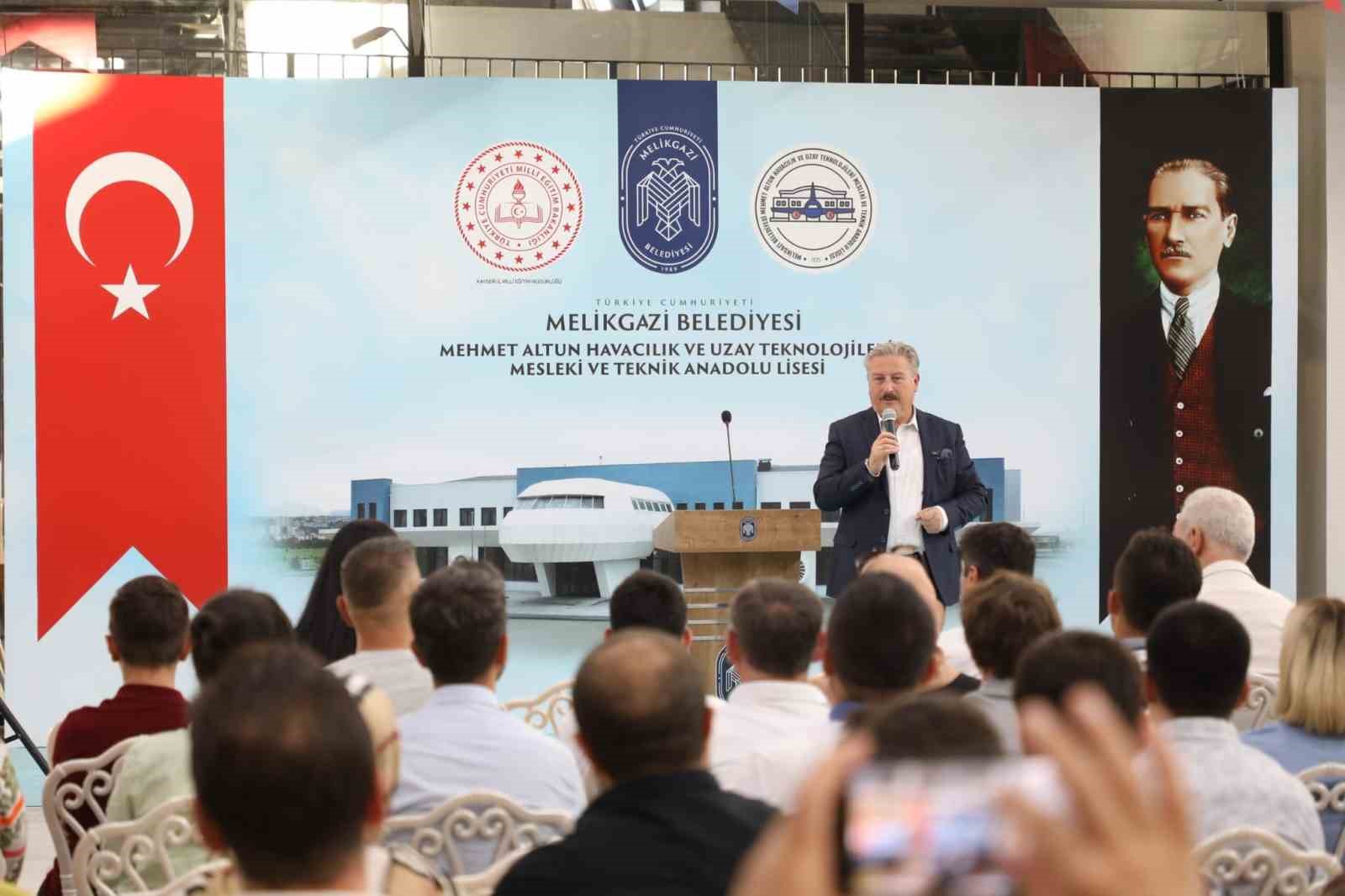 Başkan Palancıoğlu; Havacılık Lisesi&rsquo;nin yeni &ouml;ğrencileriyle tanıştı
