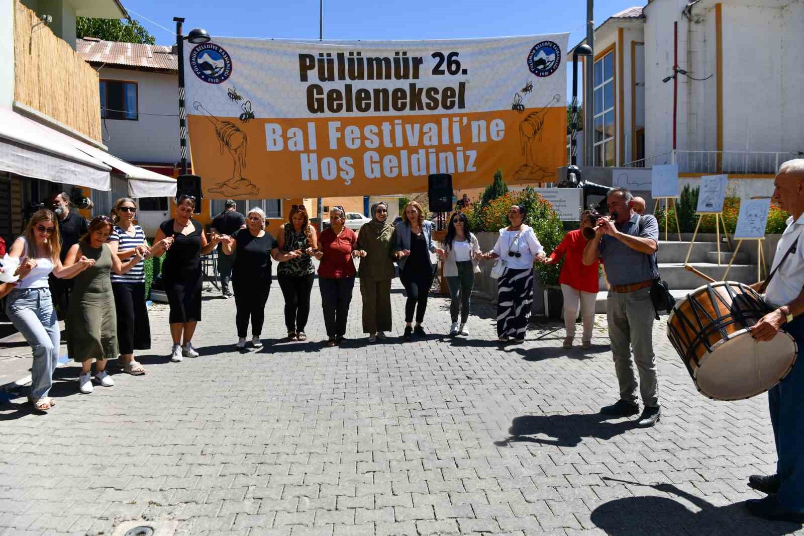 Vali Ayg&ouml;l, "Tunceli genelinde 900 tonun &uuml;zerinde bal rekoltesi bekleniyor"
