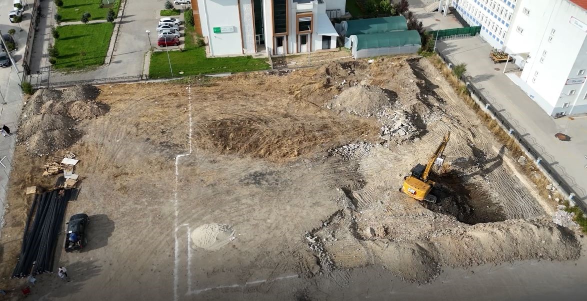 Bolu’da 200 kişilik spor salonu için ilk kazma vuruldu