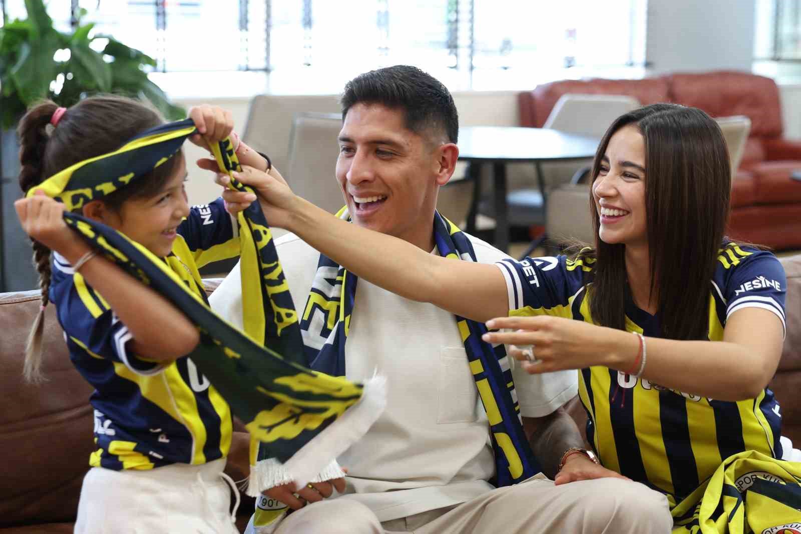 Fenerbah&ccedil;e&rsquo;nin yeni transferi Edson Alvarez, İstanbul&rsquo;a geldi
